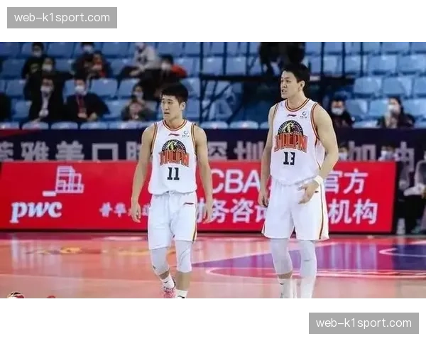 双胞胎兄弟的篮球路：吉林队姜宇星与NBL球员姜伟泽的故事